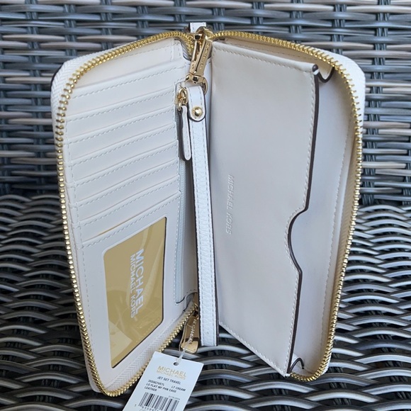 Michael Kors Jet Set Travel Lg Flat Multifunctional Phone Case-Wristlet-Wallet - Picture 10 of 16